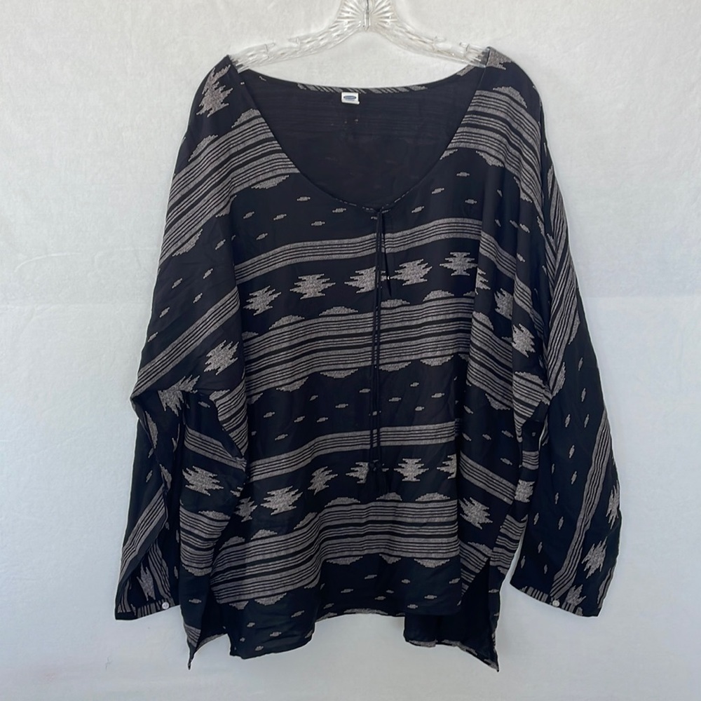NWT. OLD NAVY boho Aztec tassel tie tunic. Black, grey. Size XXL